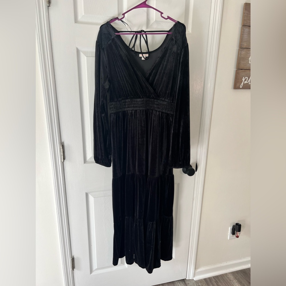 Knox Rose Velvet Dress